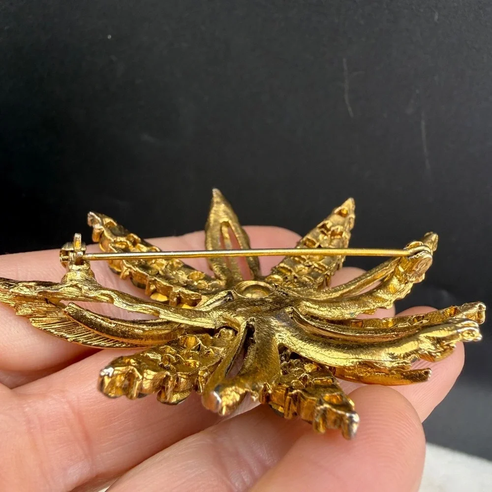 Vintage Rhinestone Brooch Gold Tone Green Sparkle READ